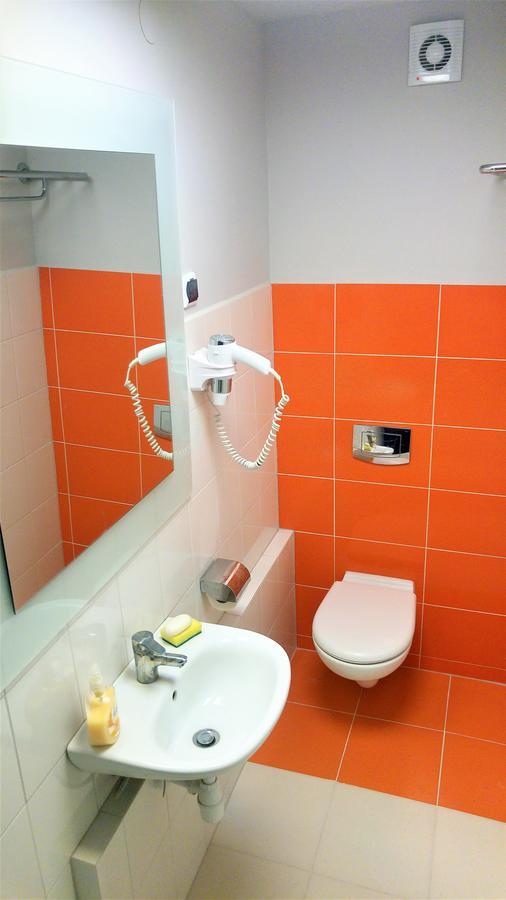 Hostel Kwadrans Gliwice Extérieur photo